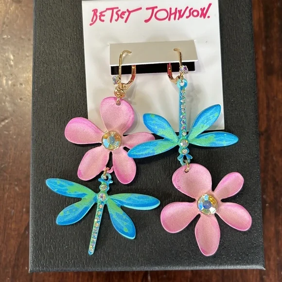 Betsey Johnson Dragonfly and Flower Mismatch Drop Earrings Gold Pink Blue NWT - Picture 4 of 7